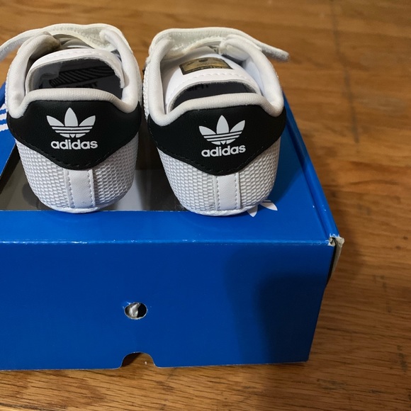 Adidas SUPERSTAR shell toes ( Crib Sneakers) - Picture 3 of 8